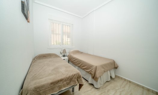Resale - Bungalows -
Orihuela Costa - Los Dolses