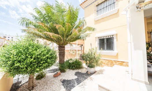 Resale - Bungalows -
Orihuela Costa - Los Dolses