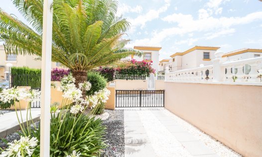 Resale - Bungalows -
Orihuela Costa - Los Dolses