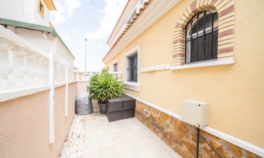 Resale - Bungalows -
Orihuela Costa - Los Dolses