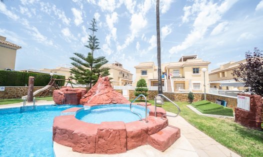 Resale - Bungalows -
Orihuela Costa - Los Dolses