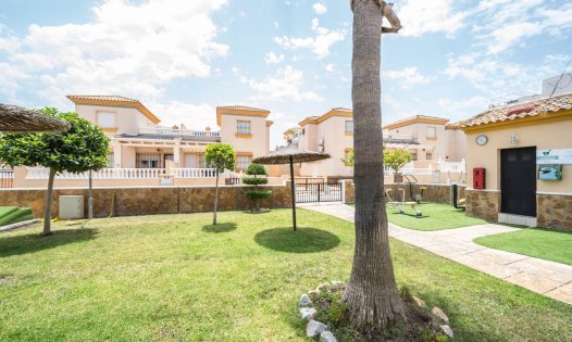 Resale - Bungalows -
Orihuela Costa - Los Dolses
