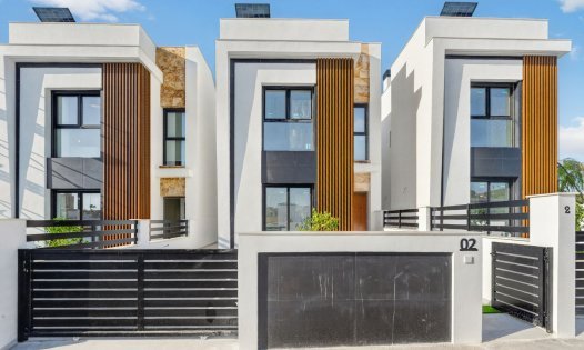 Obra nueva - Villas -
Torrevieja