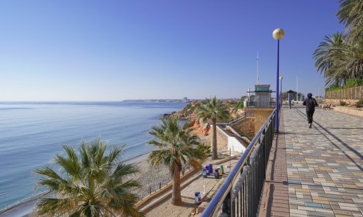 Resale - Apartments -
Orihuela Costa - Punta Prima