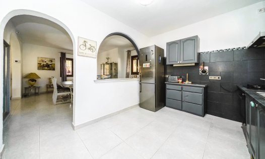 Resale - Villas -
Orihuela Costa - Villamartin