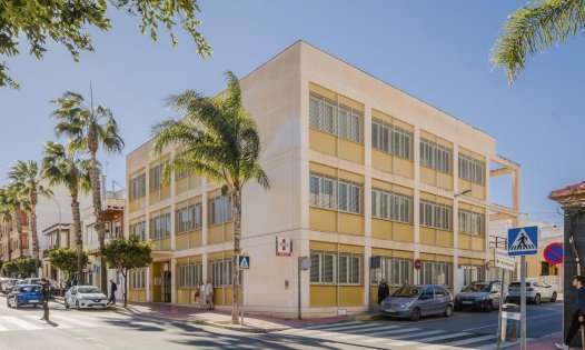 Neue Gebäude - Bungalows -
San Miguel de Salinas