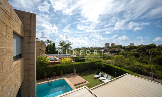 Resale - Luxury Villas -
Orihuela Costa - Dehesa de Campoamor