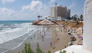 Videresalg - Villaer -
Orihuela Costa - Playa Flamenca