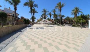 Resale - Bungalows -
Alcázares, Los